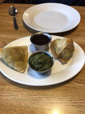 Fresh Beef samosa with delicious green sauce