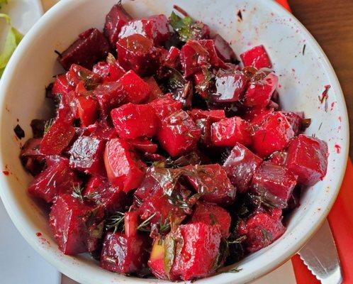 Beet and green apple salad