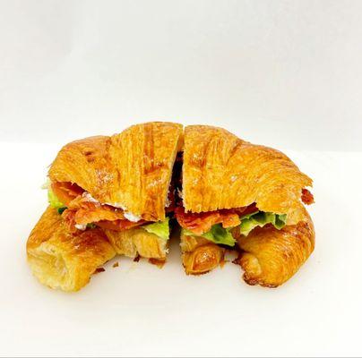 BLTCC  on croissant