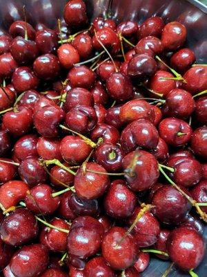 Share cherries with my colleagues