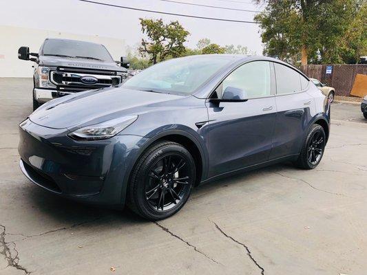 Tesla Y with powder coated rims and detail