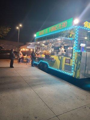 Tacos El Forestero located on Ventura Rd. and 7th St. @ the Mobil station.