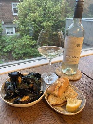 Mussels and wine from their store