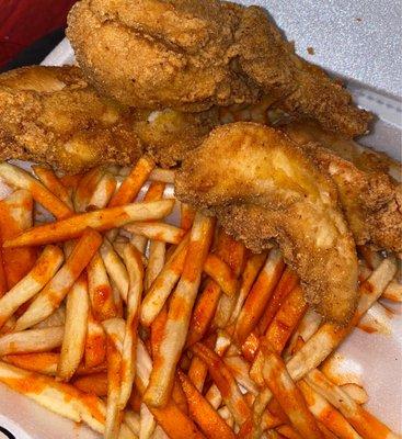 Chicken fingers/ fries with hot sauce