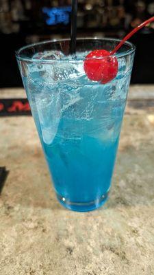 Non-alcoholic "blue lagoon"