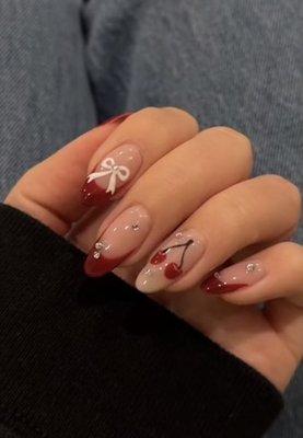 My sisters nail
 (These designs are amazing!)