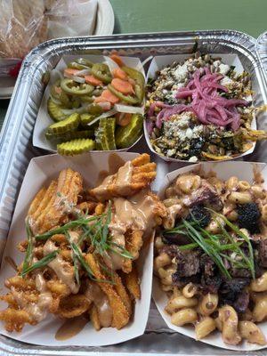 Truck fries / brisket Mac & chees Tex max slaw