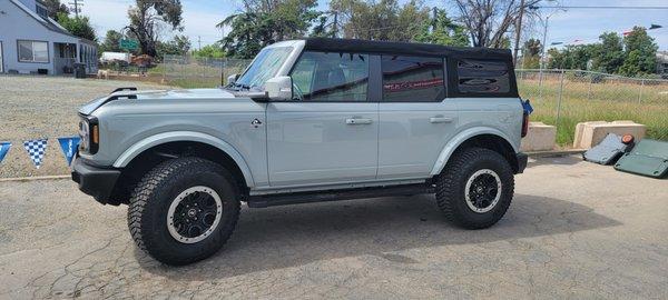 2022 Bronco Bronco Wheels and 35" tires with a 2" Zone Lift.