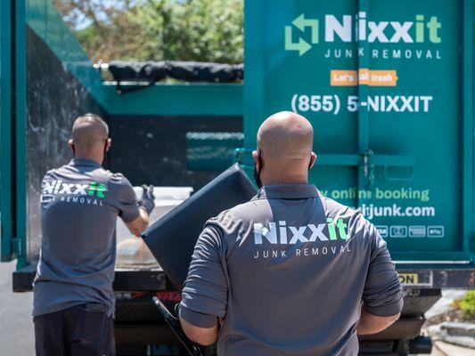 Nixxit is your friendly neighborhood junk removal team, servicing the entire SF Bay Area.