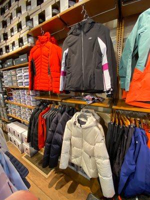 Top brands such as the North Face, Patagonia, Arc'terx, Kjus, Hestra gloves and many more.