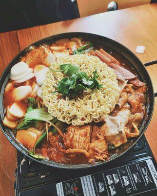 Army stew (Budae Jjigae/ 부대찌개)