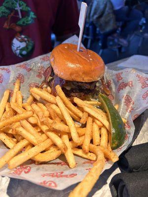 Bubba's Bacon Cheeseburger*