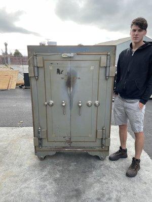 One of the first Safes built for Wells Fargo
Approx weight is 8,000lbs