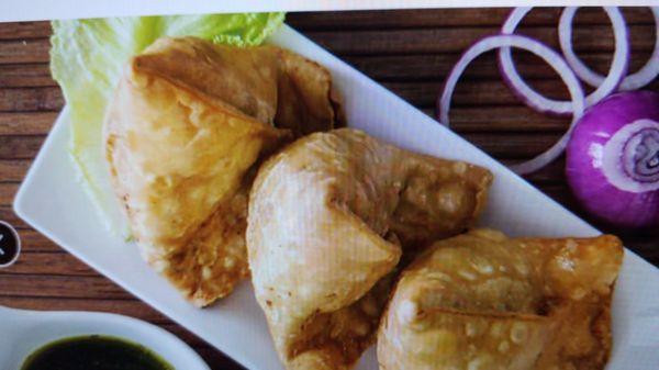 Kings Samosa with Tamarind Sauce