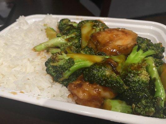 Shrimp and broccoli with Garlic Sauce