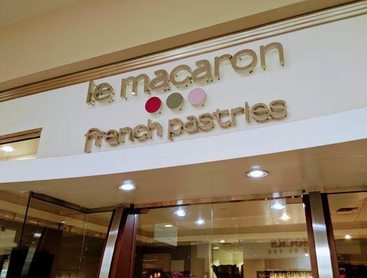 Le Macaron French Pastries