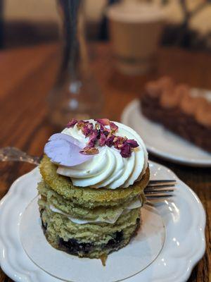 Blueberry rose cake