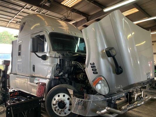 Full-Service Heavy Duty Semi Truck Repairs, Service, Parts, and More.