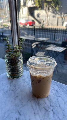 Iced vanilla latte