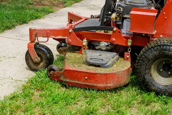 Lawn Mowing in Wellington, FL