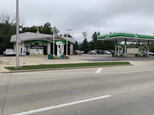 The road view of the service station