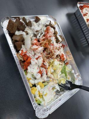 platter with gyro and chicken