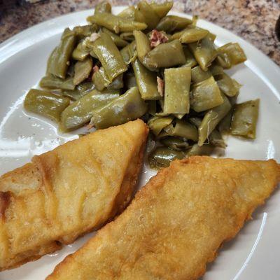 2 pieces of cod and green beans