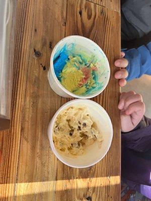 Came with kids meal. Superman 1 scoop and chocolate chip cookie dough 1 scoop