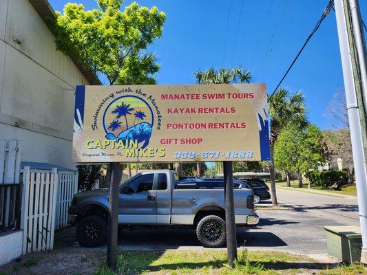 Captain Mike’s - Swimming With The Manatees