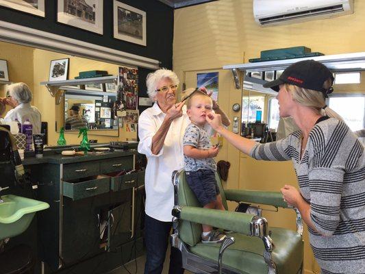 Len's Barbershop