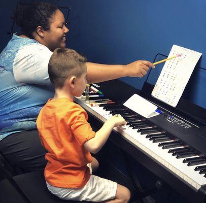 Kids private piano lesson