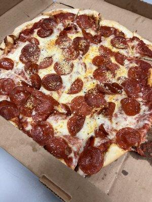 Large Pepperoni Pizza