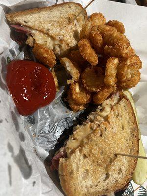 Reuben with tater tots