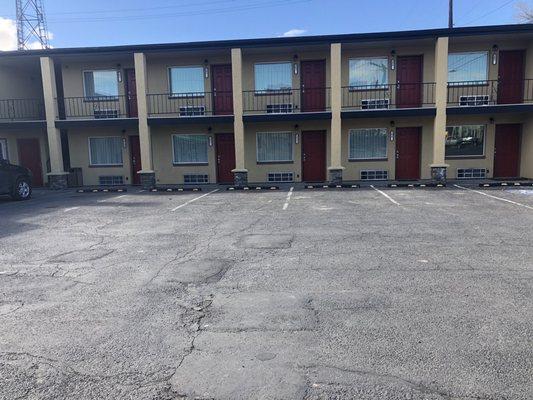 Motel front with 10 rooms