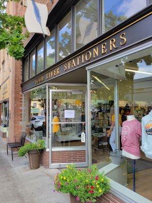 Hood River Stationers