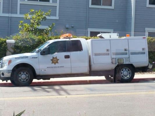 Encinitas police forever parking in red, is that legal?