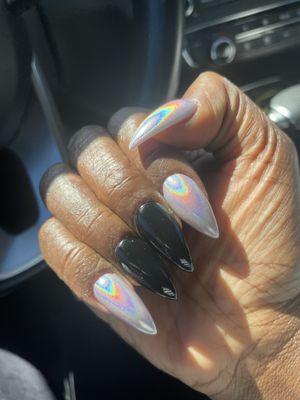 NEW SET... Chrome/Black stilleto nails!!