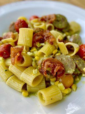 Summer rigatoni dish