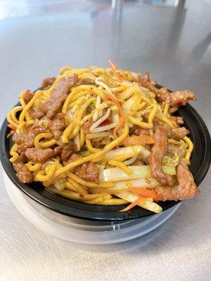 Beef lo mein