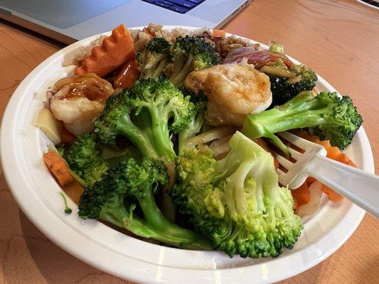 Shrimp with Broccoli and fried rice lunch