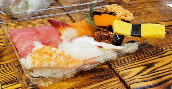 DLX Nigiri Bento.