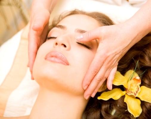 Relax your mind, restore your skin, balance your energy. Florencia offers customized facial treatment.