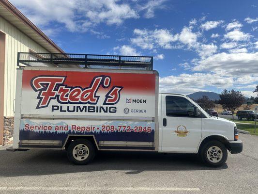 Fred's Plumbing service truck