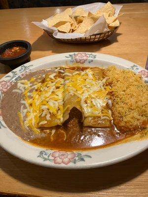 Enchiladas in red sauce