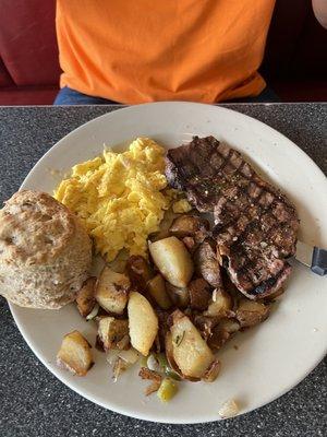 Steak and Eggs with potatoes