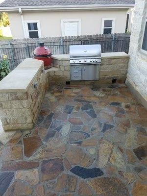 Outdoor kitchen and Patio