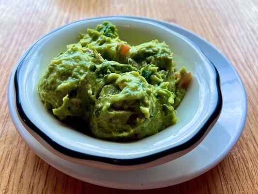 Guacamole Dip: Creamy guacamole made with fresh avocados and zesty pico de gallo. A classic Mexican favorite!