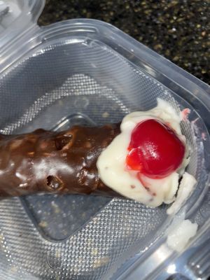 chocolate canoli