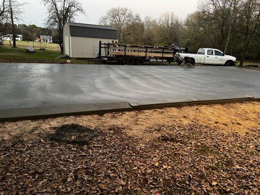 A building slab completed by Sanchez Concrete, LLC
(903) 340- 5469