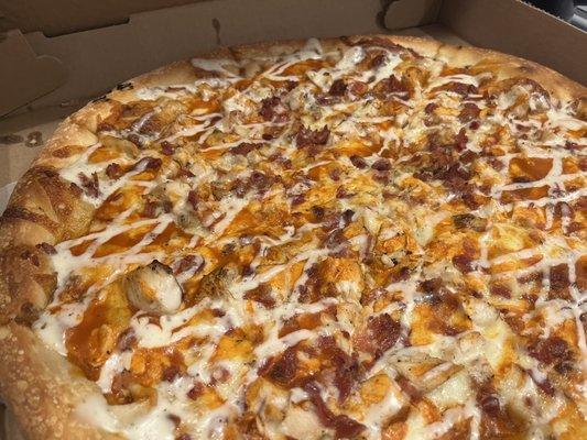 Chicken bacon ranch pizza added buffalo sauce